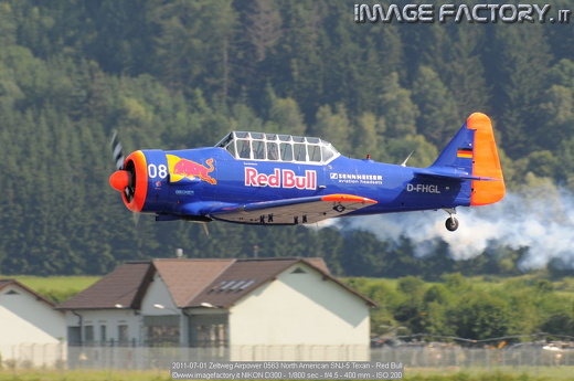 2011-07-01 Zeltweg Airpower 0563 North American SNJ-5 Texan - Red Bull
